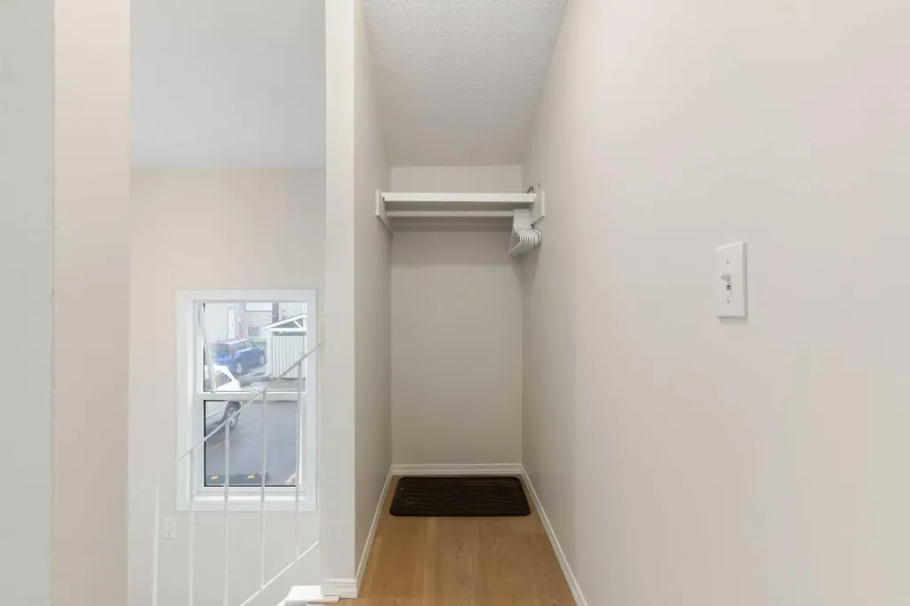 8544 48 Avenue NW Calgary AB T3B 2A6