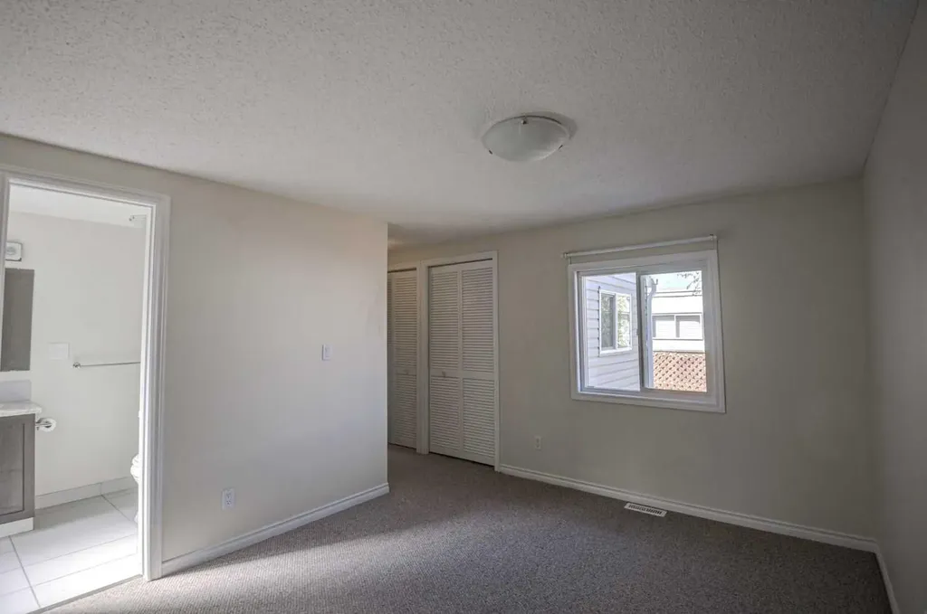 3223 83 Street NW Calgary AB T3B 5P4