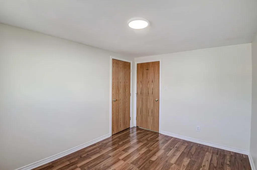 3223 83 Street NW Calgary AB T3B 5P4