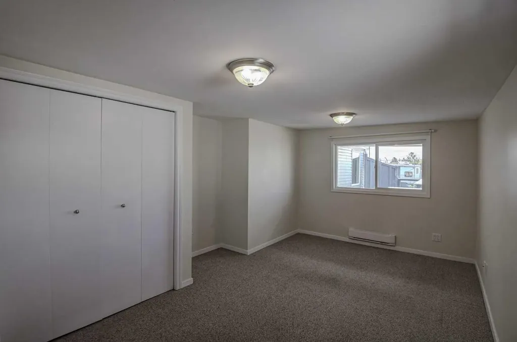 3223 83 Street NW Calgary AB T3B 5P4