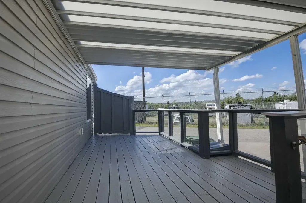 3223 83 Street NW Calgary AB T3B 5P4