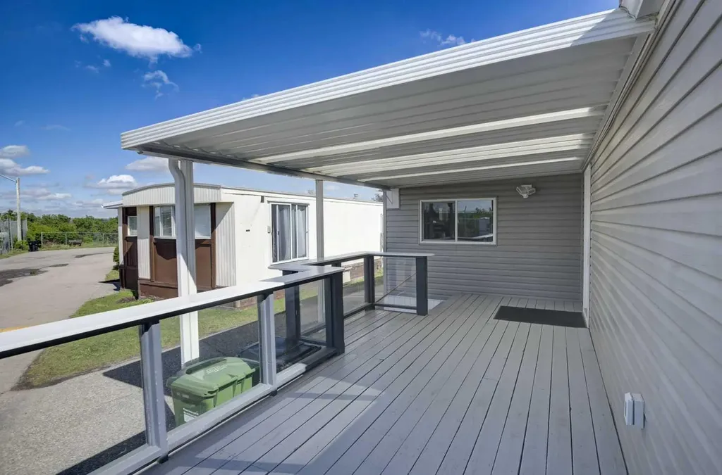3223 83 Street NW Calgary AB T3B 5P4