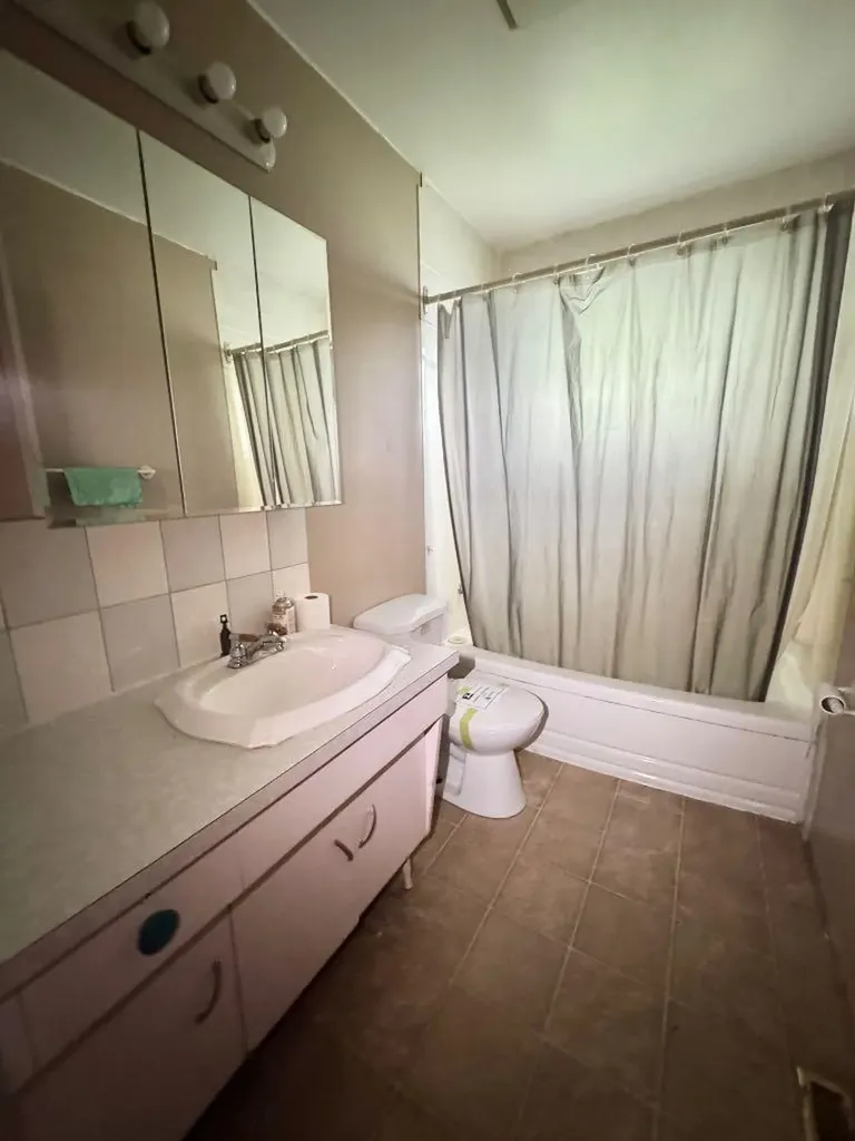 5536 47a Street Whitecourt AB T7S 1B2
