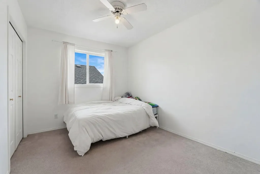 412 Sheep River Point Okotoks AB T1S1S3