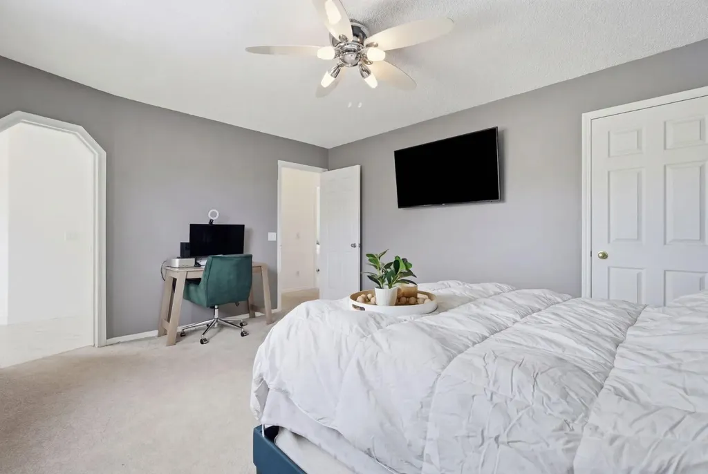 412 Sheep River Point Okotoks AB T1S1S3