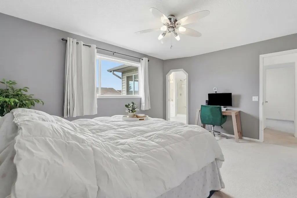 412 Sheep River Point Okotoks AB T1S1S3