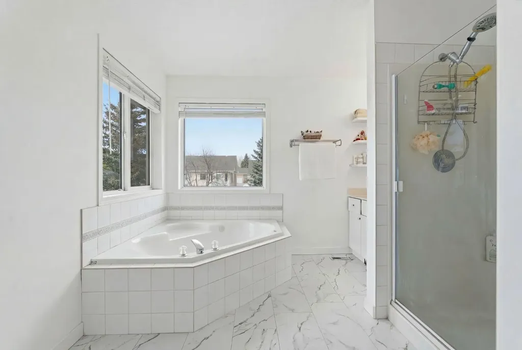 412 Sheep River Point Okotoks AB T1S1S3