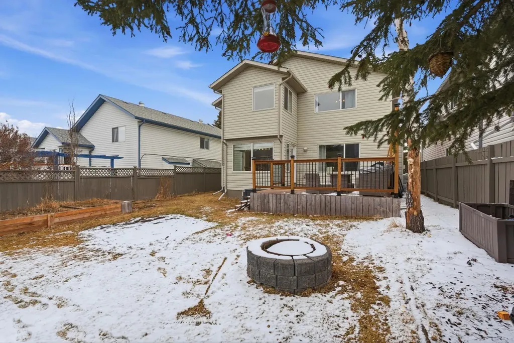 412 Sheep River Point Okotoks AB T1S1S3