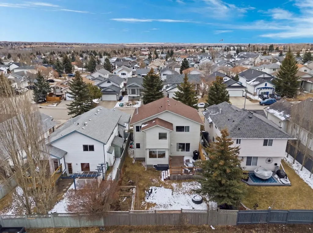 412 Sheep River Point Okotoks AB T1S1S3