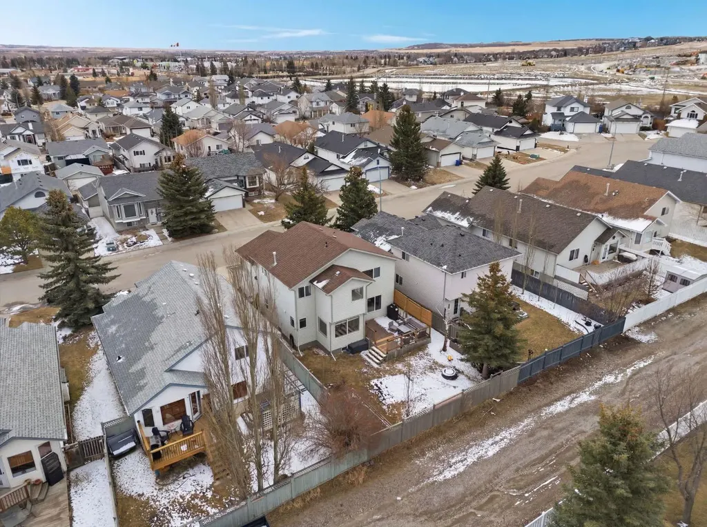 412 Sheep River Point Okotoks AB T1S1S3