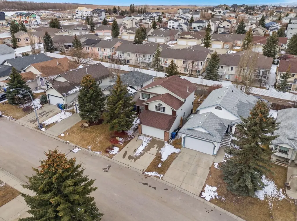 412 Sheep River Point Okotoks AB T1S1S3