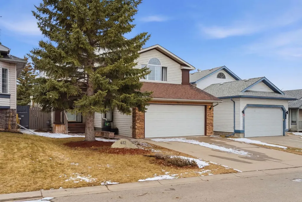 412 Sheep River Point Okotoks AB T1S1S3