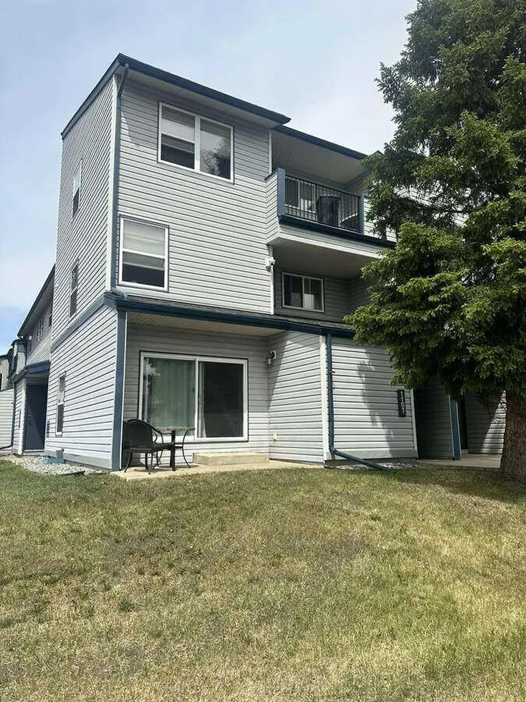 7201 Poplar Drive Grande Prairie AB T8V 6C5