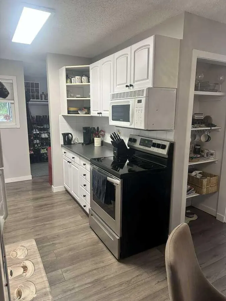 7201 Poplar Drive Grande Prairie AB T8V 6C5