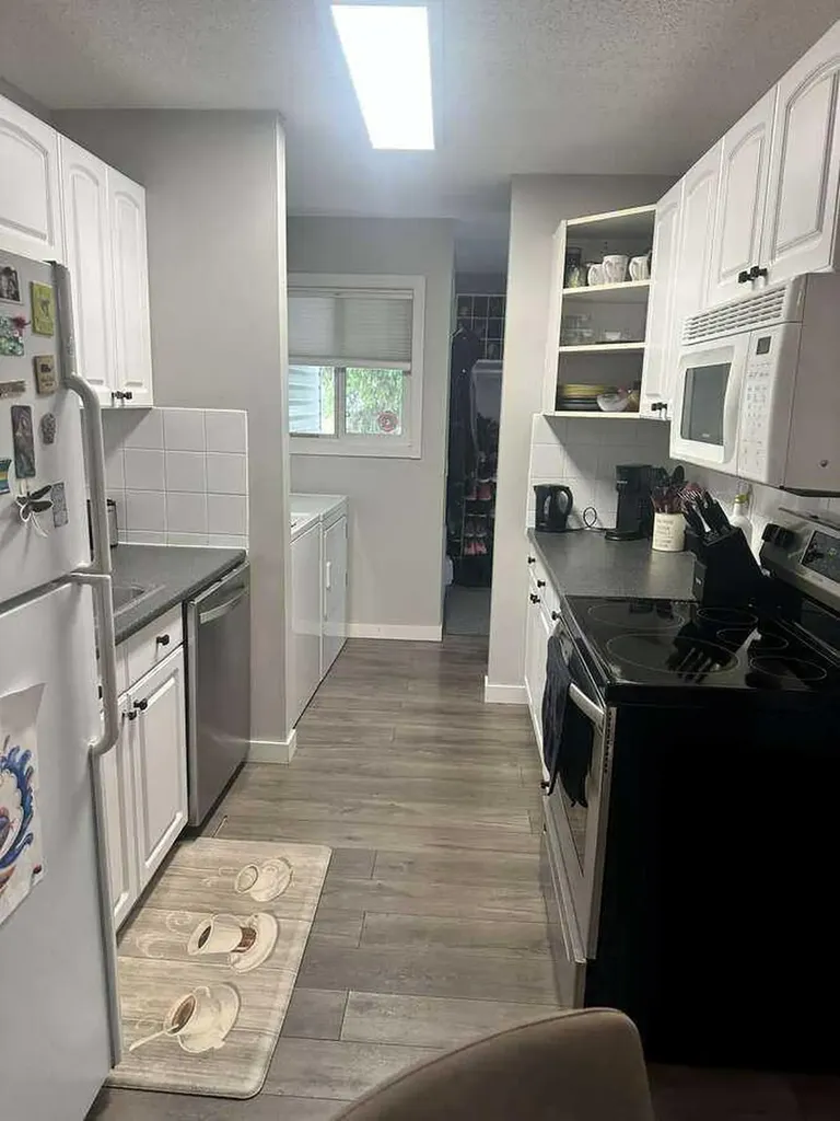 7201 Poplar Drive Grande Prairie AB T8V 6C5