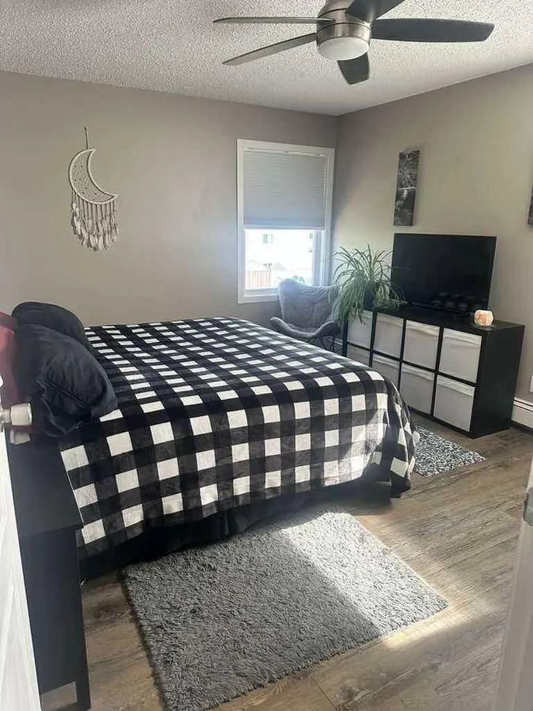 7201 Poplar Drive Grande Prairie AB T8V 6C5
