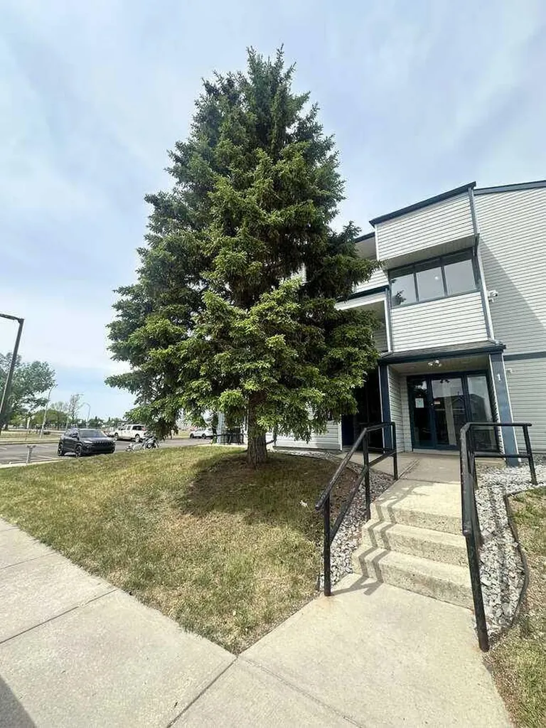 7201 Poplar Drive Grande Prairie AB T8V 6C5