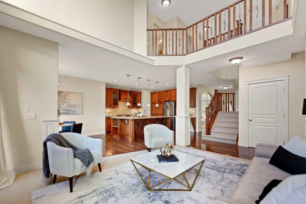 48 Strathlea Close SW Calgary AB T3H 5C6