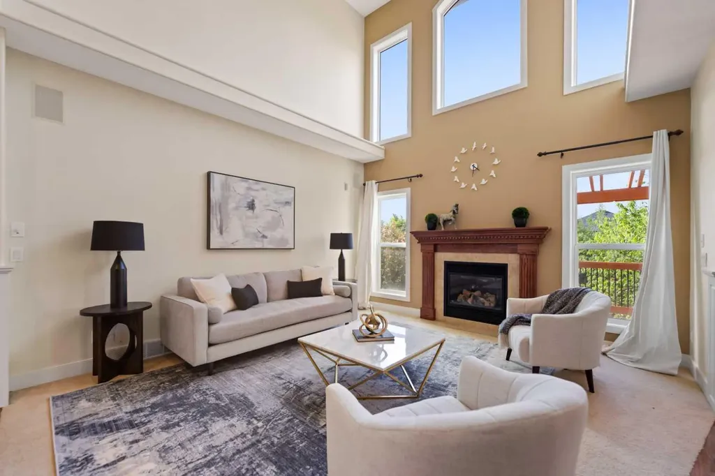 48 Strathlea Close SW Calgary AB T3H 5C6