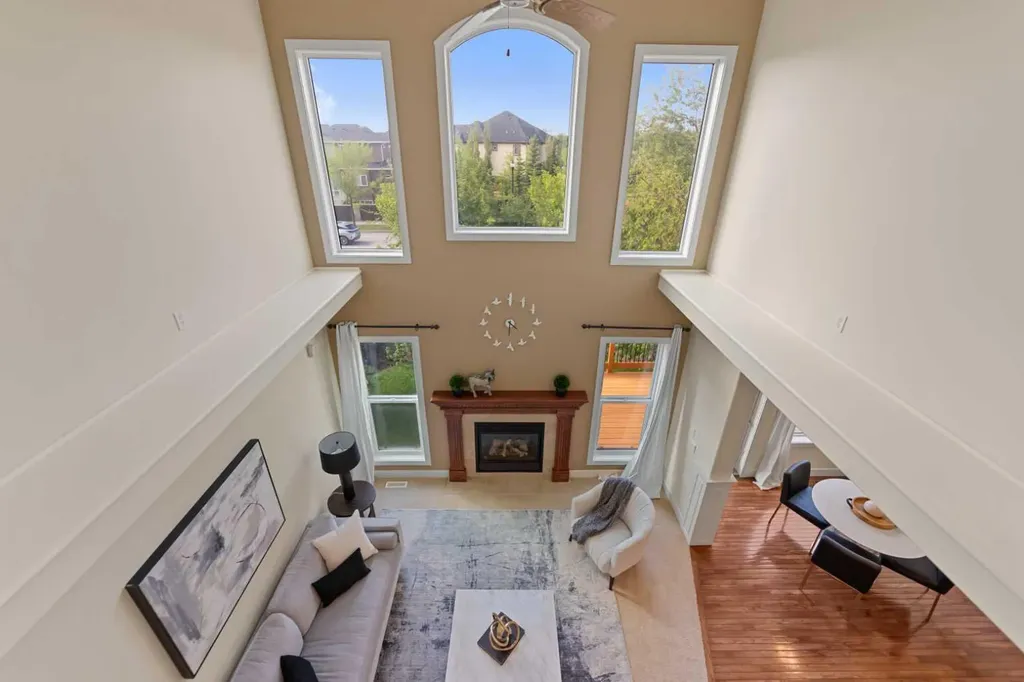 48 Strathlea Close SW Calgary AB T3H 5C6