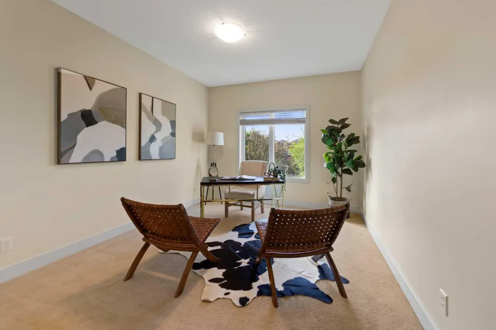 48 Strathlea Close SW Calgary AB T3H 5C6