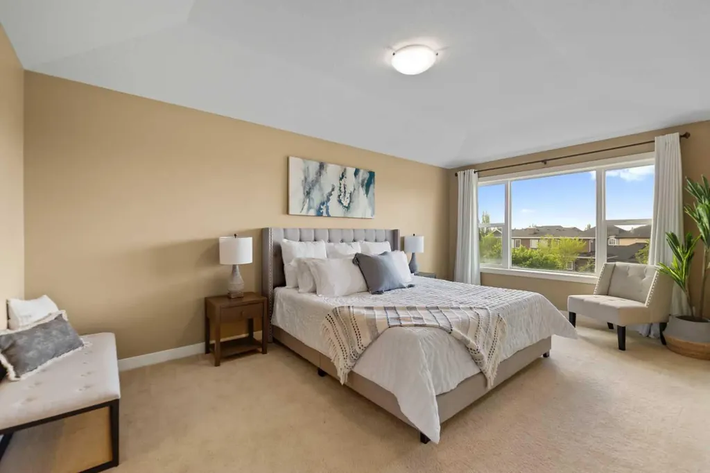 48 Strathlea Close SW Calgary AB T3H 5C6