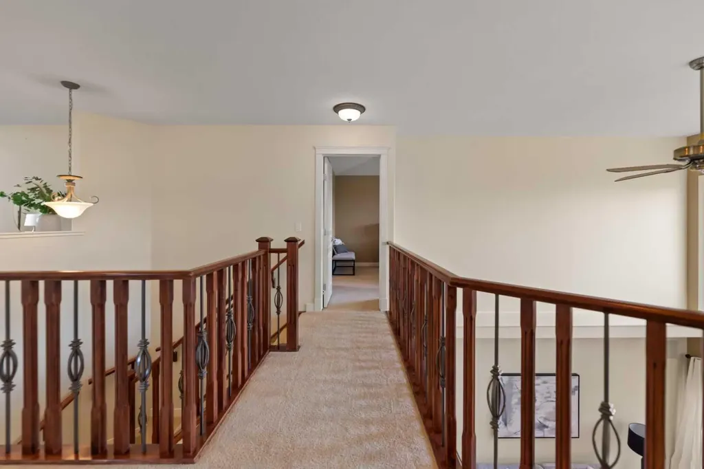 48 Strathlea Close SW Calgary AB T3H 5C6