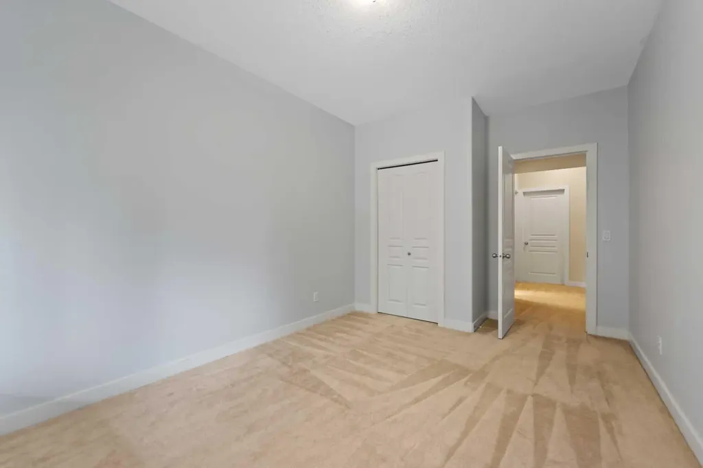 48 Strathlea Close SW Calgary AB T3H 5C6