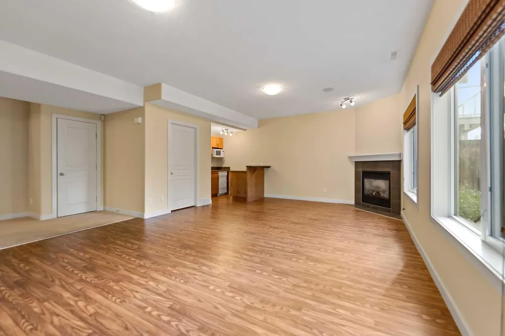 48 Strathlea Close SW Calgary AB T3H 5C6