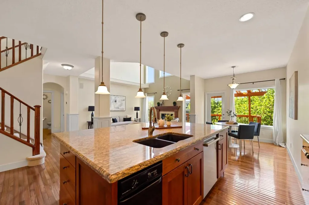 48 Strathlea Close SW Calgary AB T3H 5C6