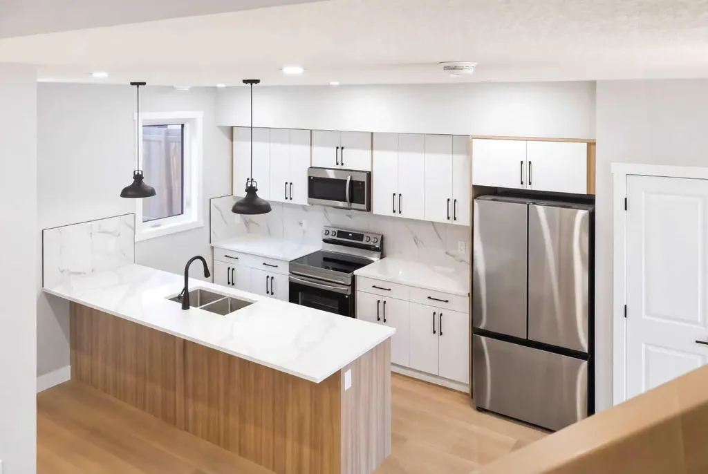 1636 19 Avenue NW Calgary AB T2M1B1