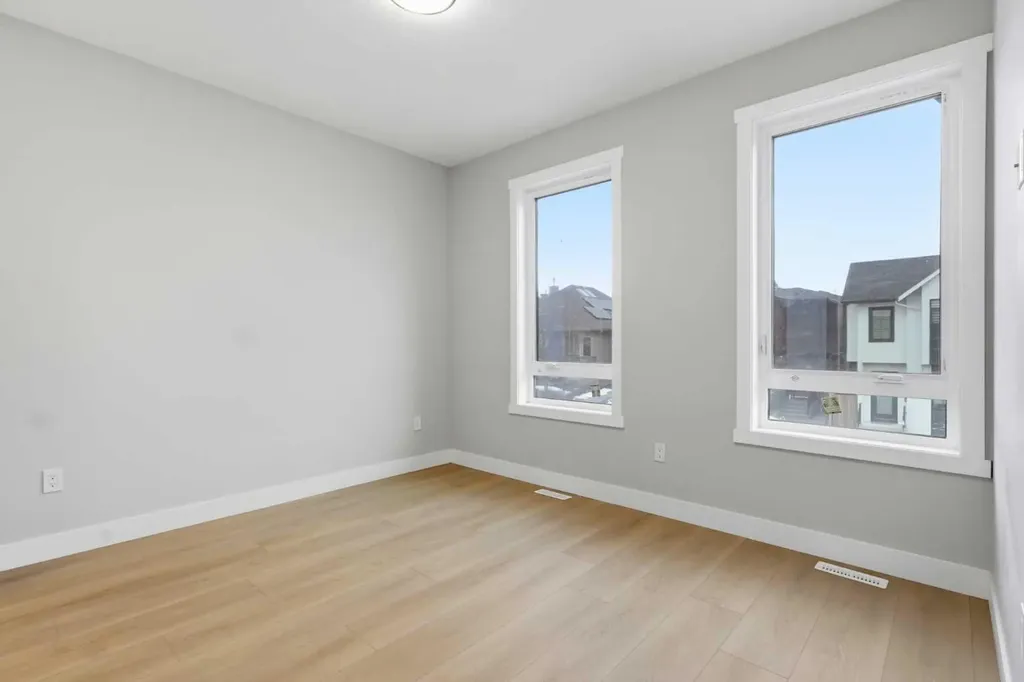 1636 19 Avenue NW Calgary AB T2M1B1