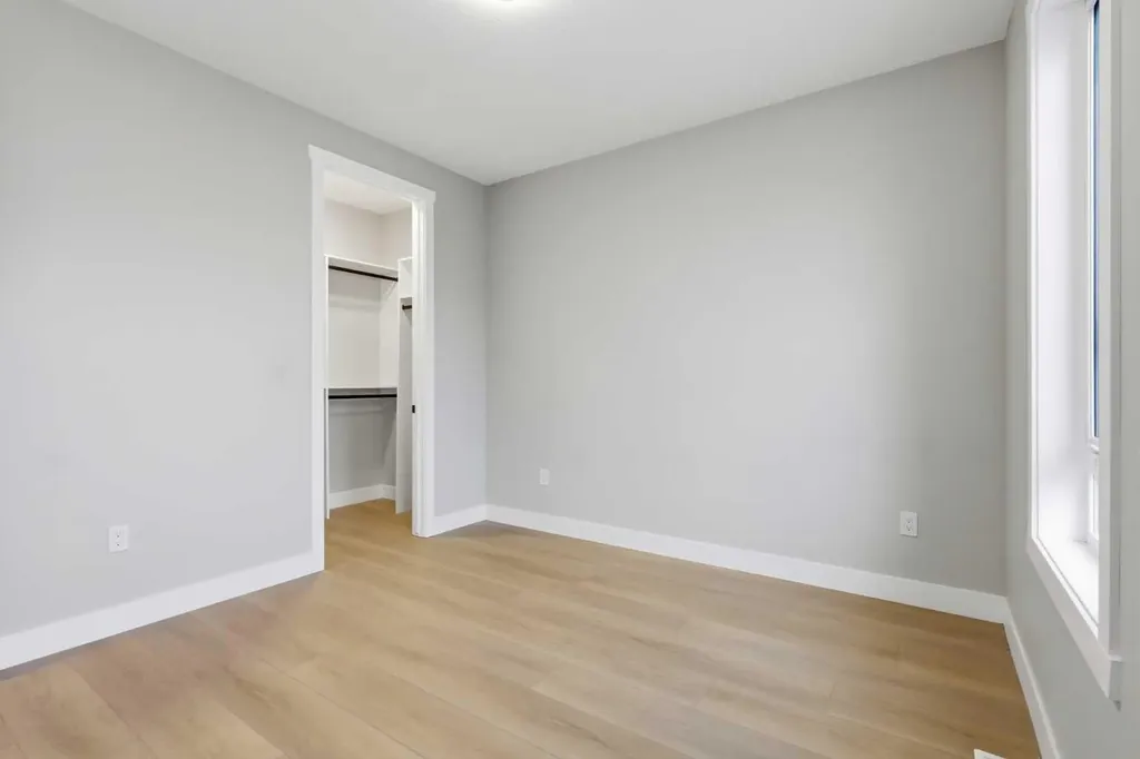 1636 19 Avenue NW Calgary AB T2M1B1