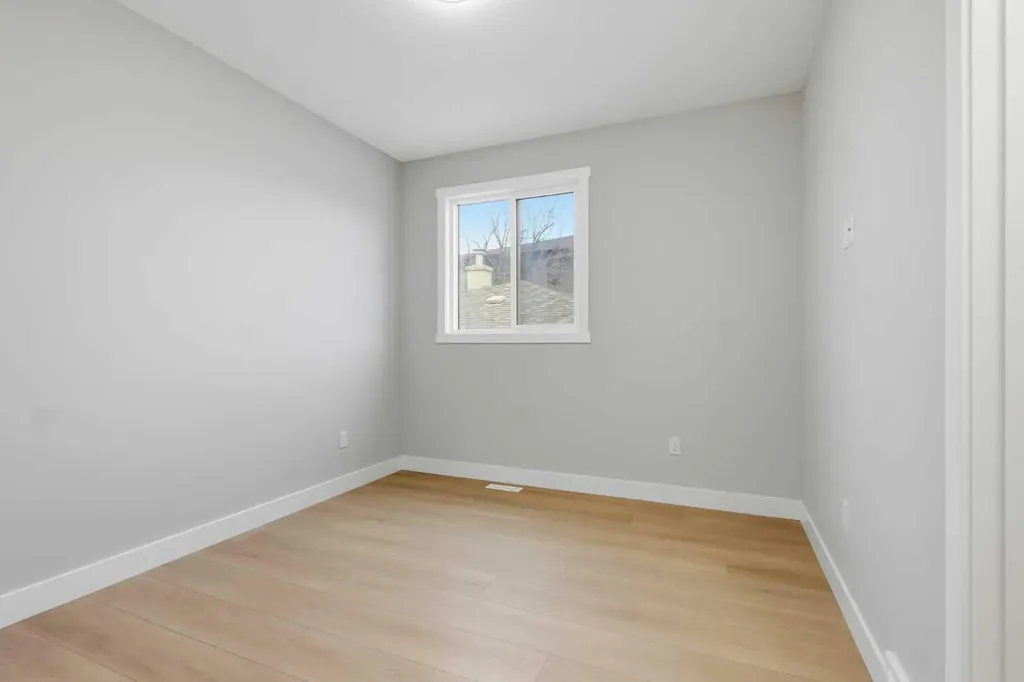 1636 19 Avenue NW Calgary AB T2M1B1