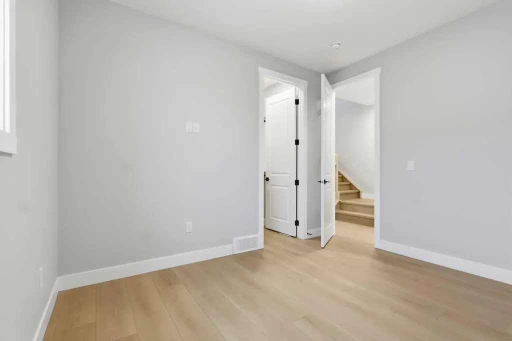 1636 19 Avenue NW Calgary AB T2M1B1