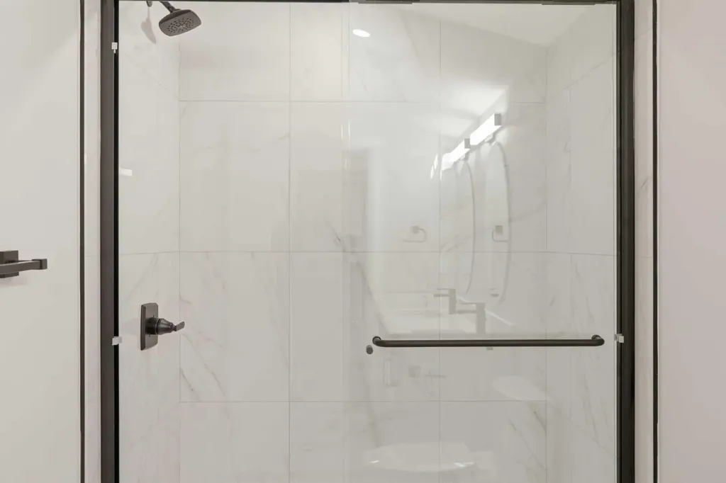 1636 19 Avenue NW Calgary AB T2M1B1