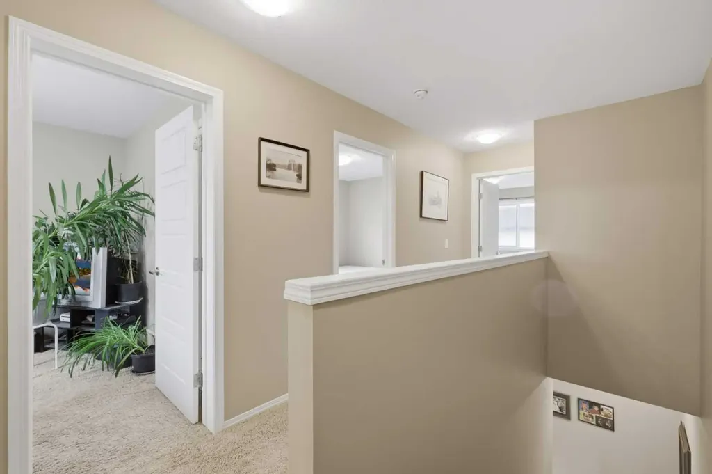 3 Greenhouse Place Red Deer AB T4P 0S5