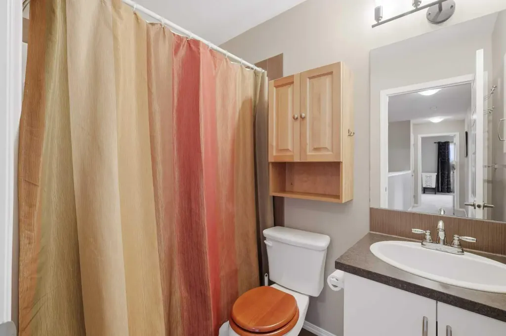 3 Greenhouse Place Red Deer AB T4P 0S5