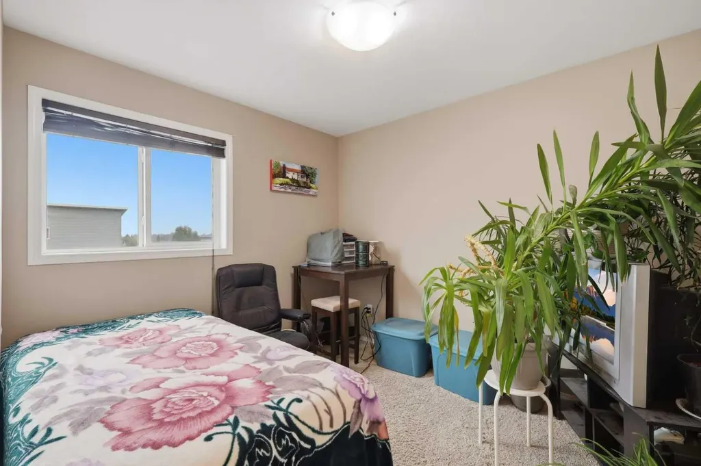 3 Greenhouse Place Red Deer AB T4P 0S5