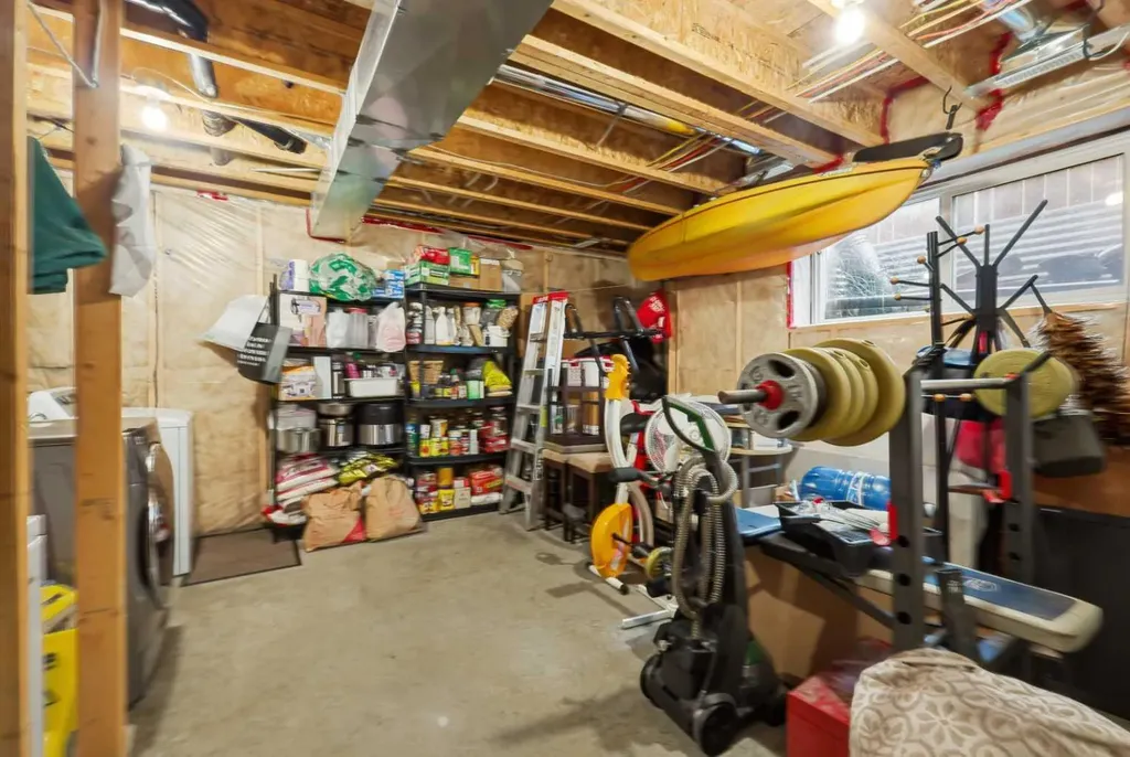 3 Greenhouse Place Red Deer AB T4P 0S5