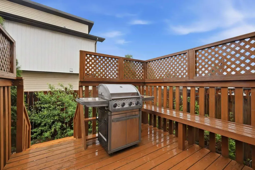 3 Greenhouse Place Red Deer AB T4P 0S5