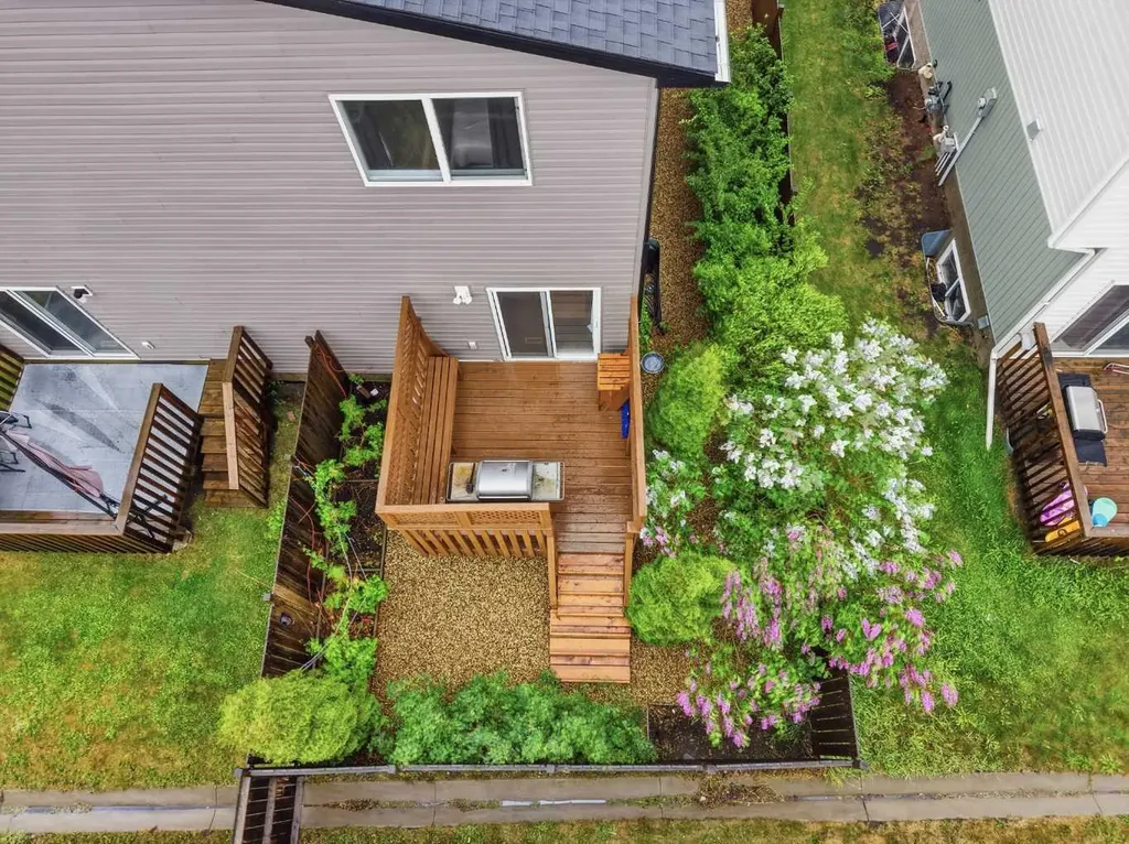 3 Greenhouse Place Red Deer AB T4P 0S5