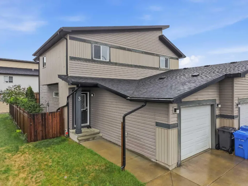 3 Greenhouse Place Red Deer AB T4P 0S5