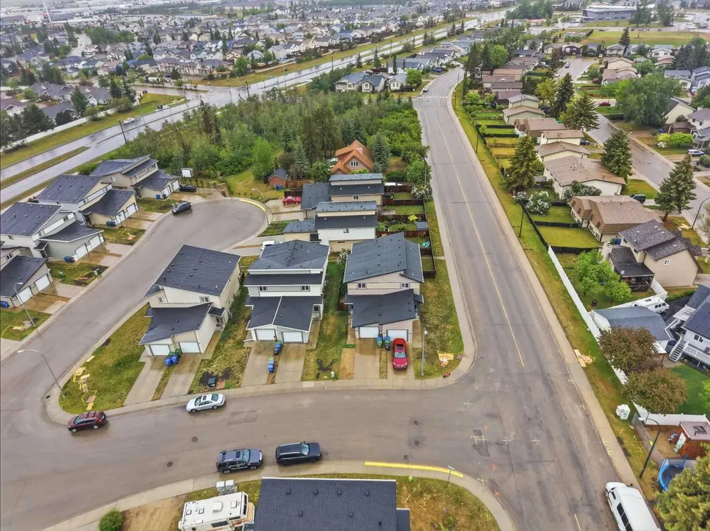 3 Greenhouse Place Red Deer AB T4P 0S5
