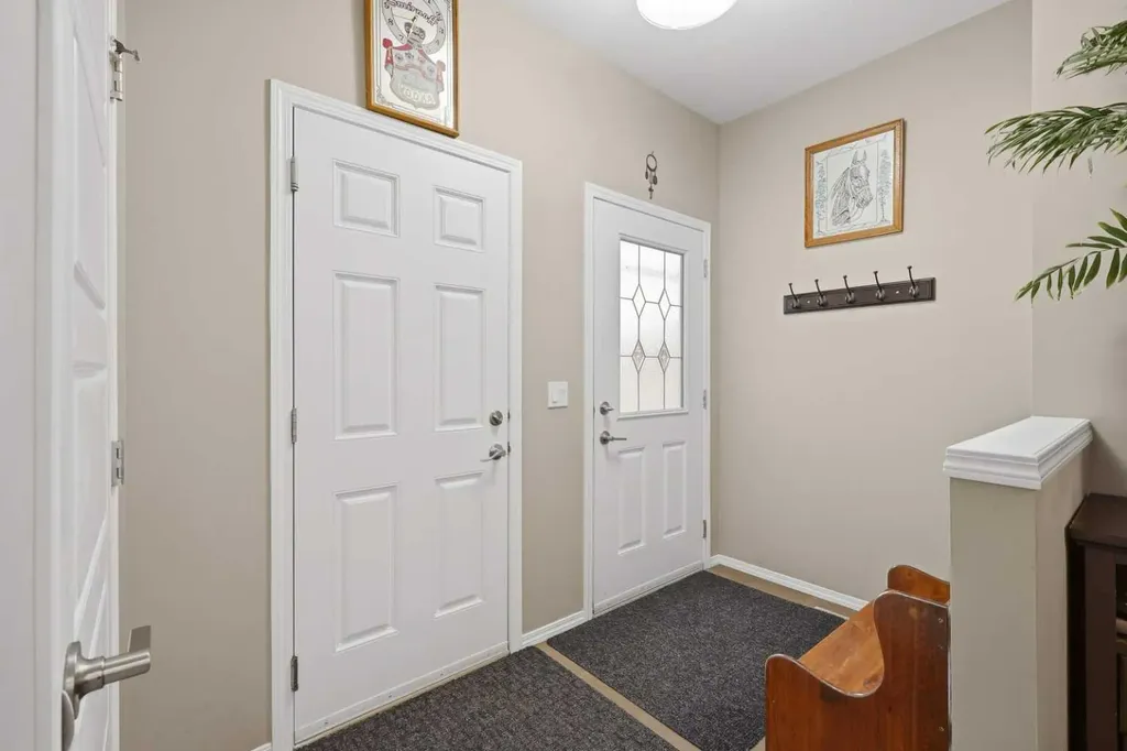 3 Greenhouse Place Red Deer AB T4P 0S5