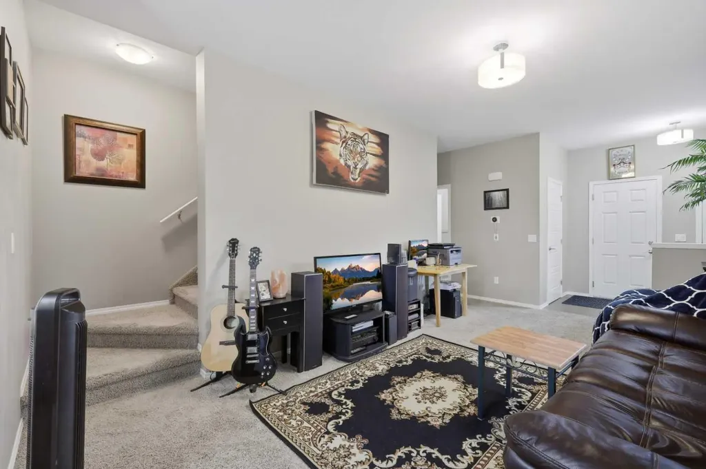 3 Greenhouse Place Red Deer AB T4P 0S5