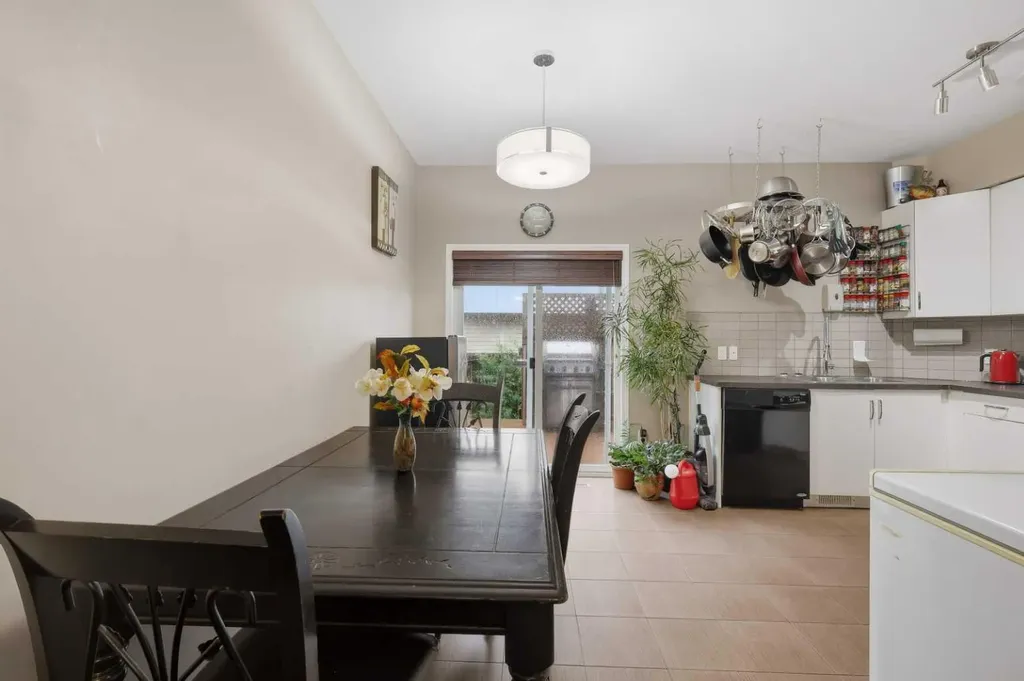 3 Greenhouse Place Red Deer AB T4P 0S5