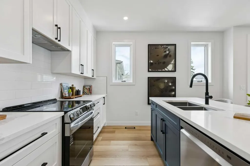 440 32 Avenue NW Calgary AB T2M2P9