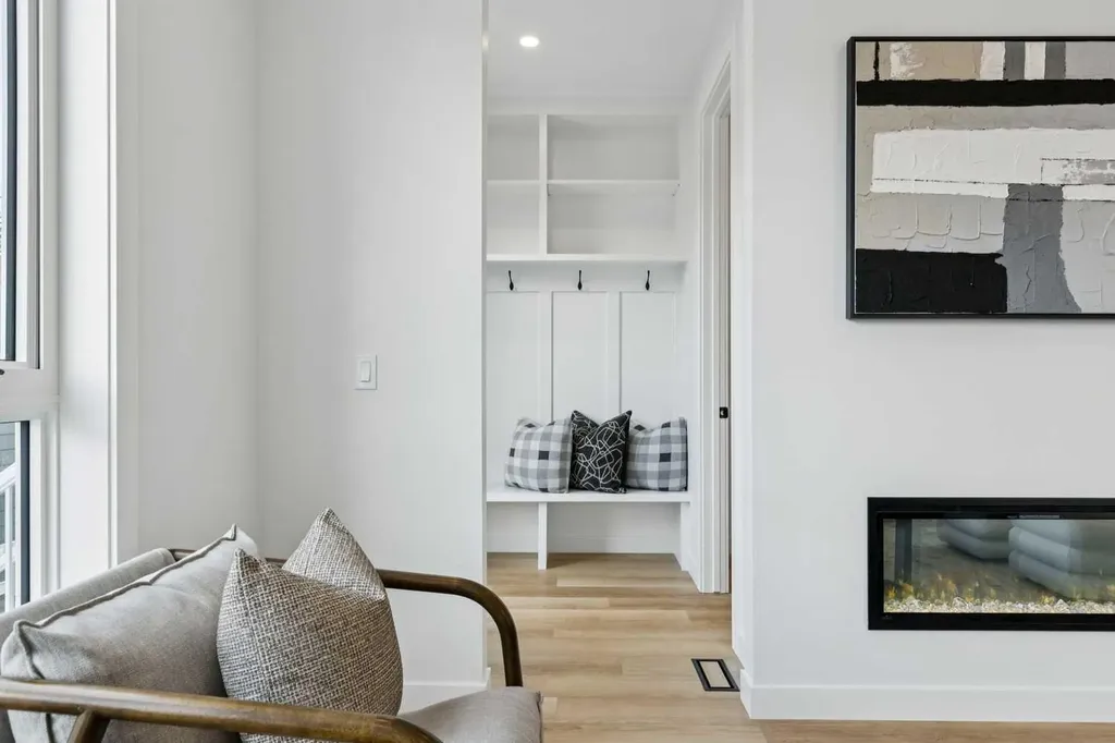 440 32 Avenue NW Calgary AB T2M2P9