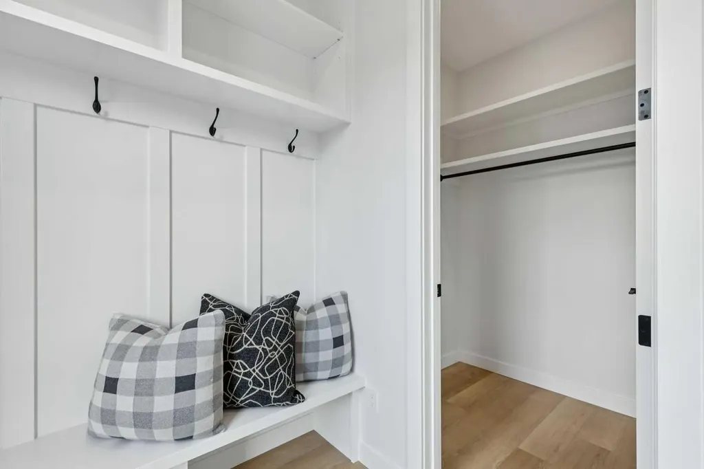 440 32 Avenue NW Calgary AB T2M2P9